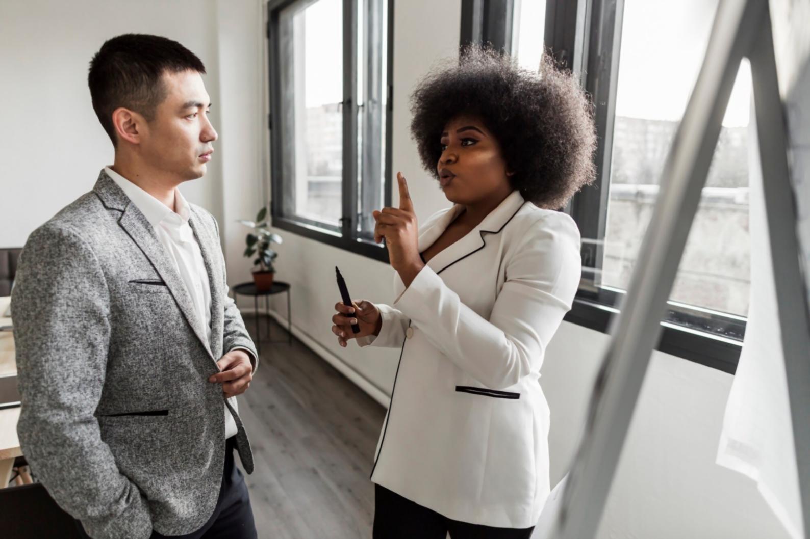 Detaillierte Finanzanalyse und Budgetplanung